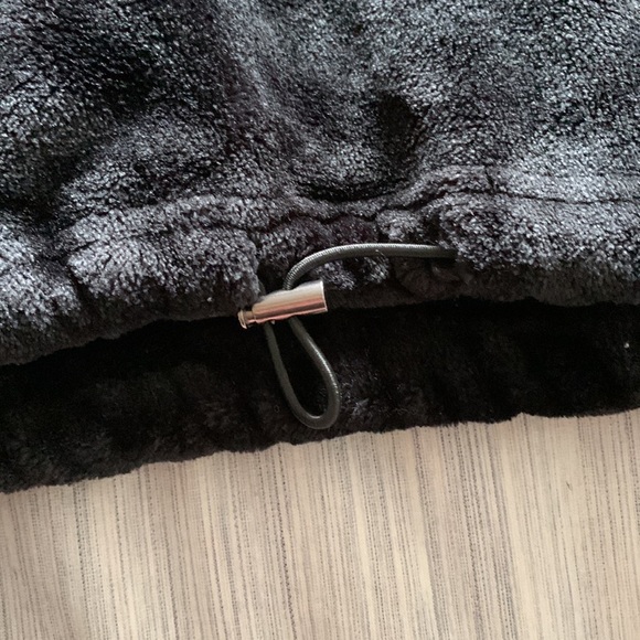 Weekend Edition Teddybear Cropped Hoodie - Picture 2 of 5